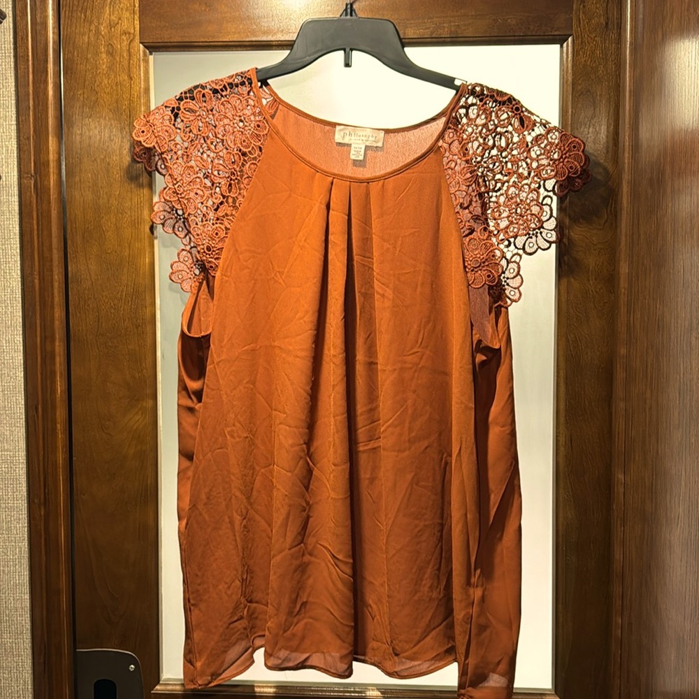 Philosophy woman Republic Clothing-Rust color 
NWOT size 1X